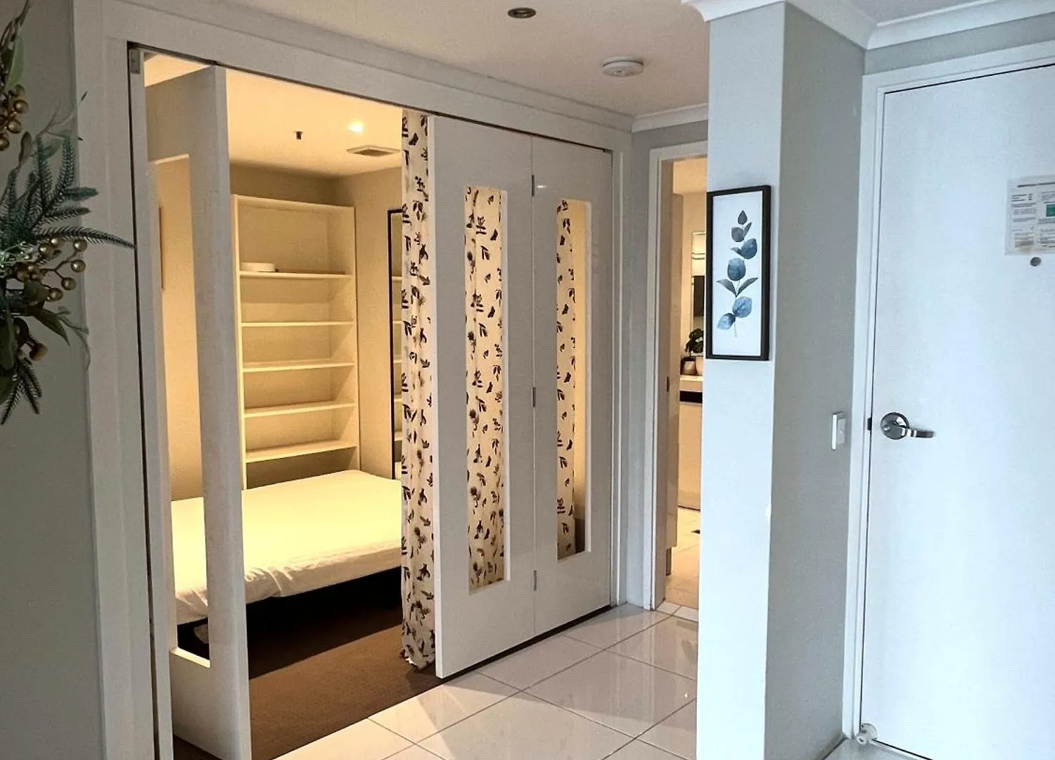 High Level Spacious Ocean View Apt At Surfers Gold Coast Apartament