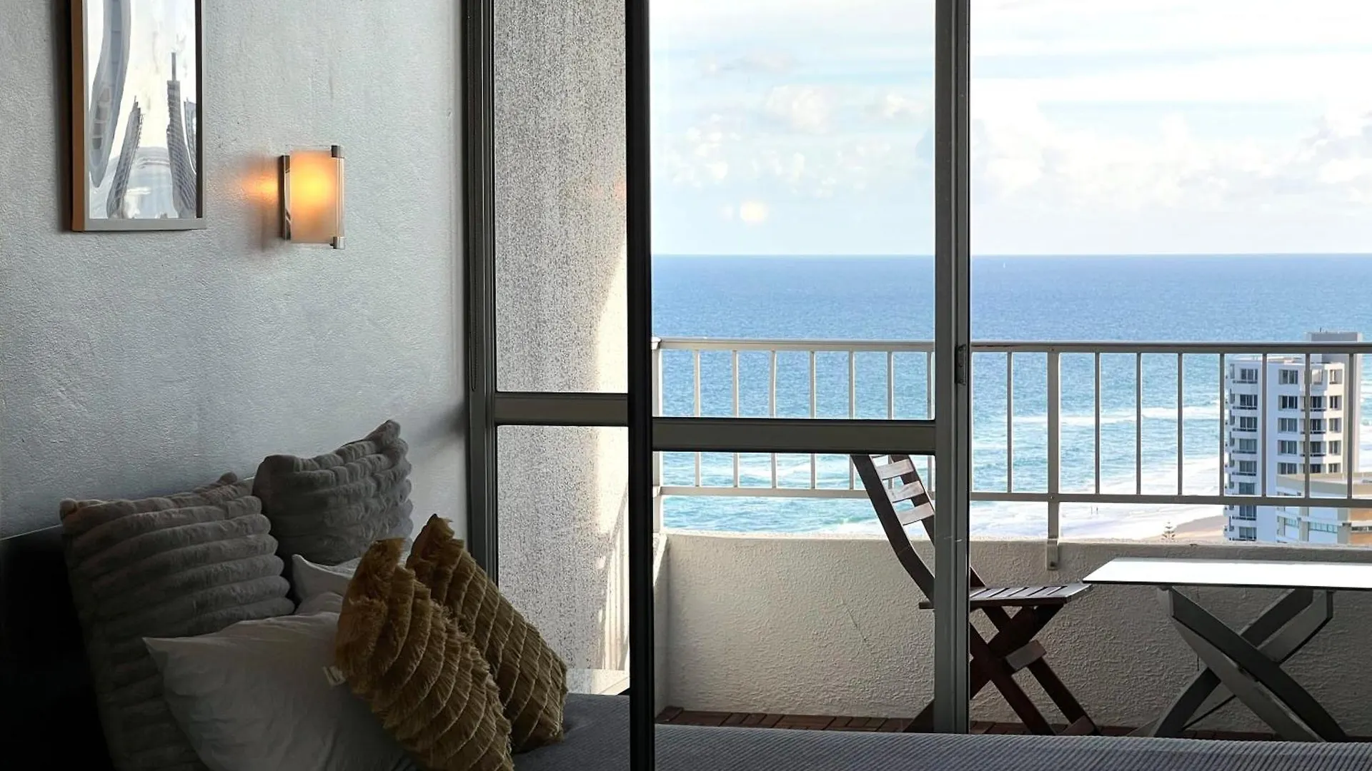 Apartament High Level Spacious Ocean View Apt At Surfers Gold Coast Australia