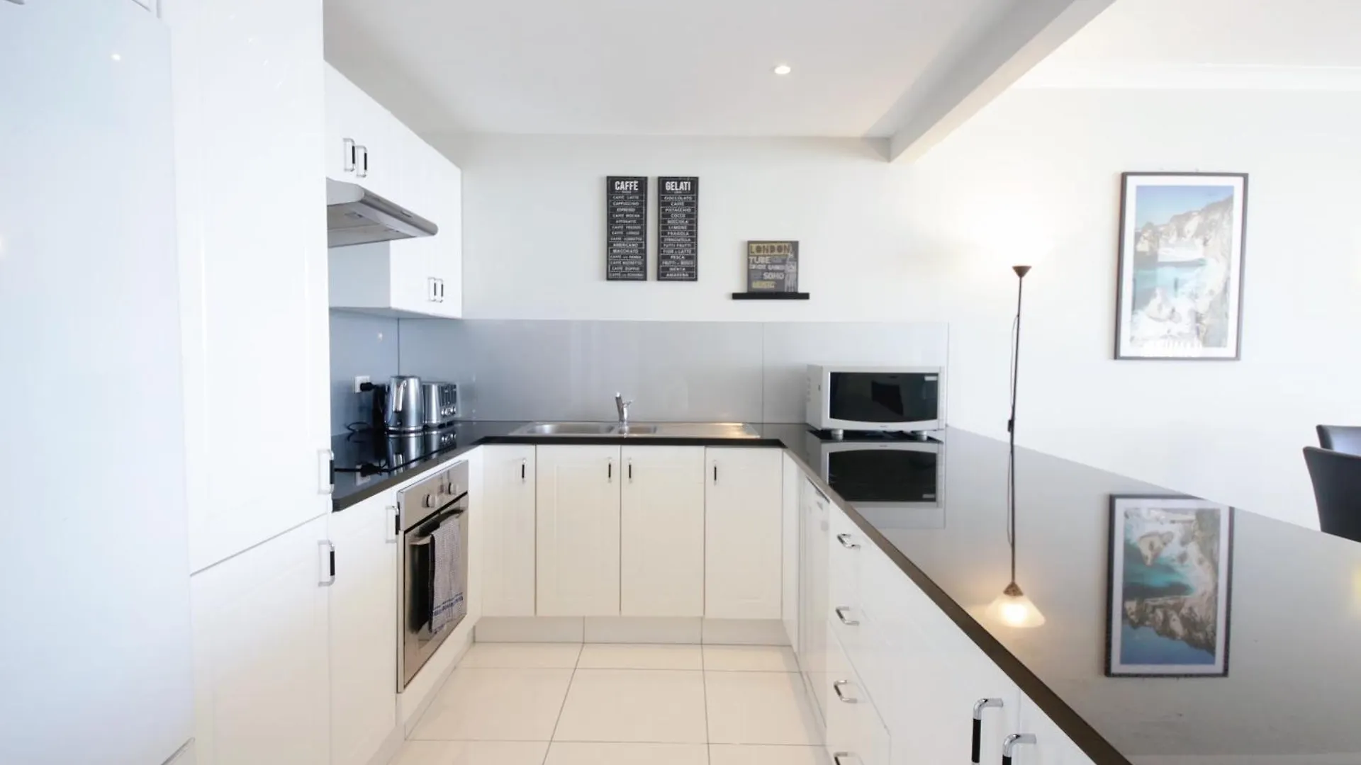 High Level Spacious Ocean View Apt At Surfers Gold Coast Apartament